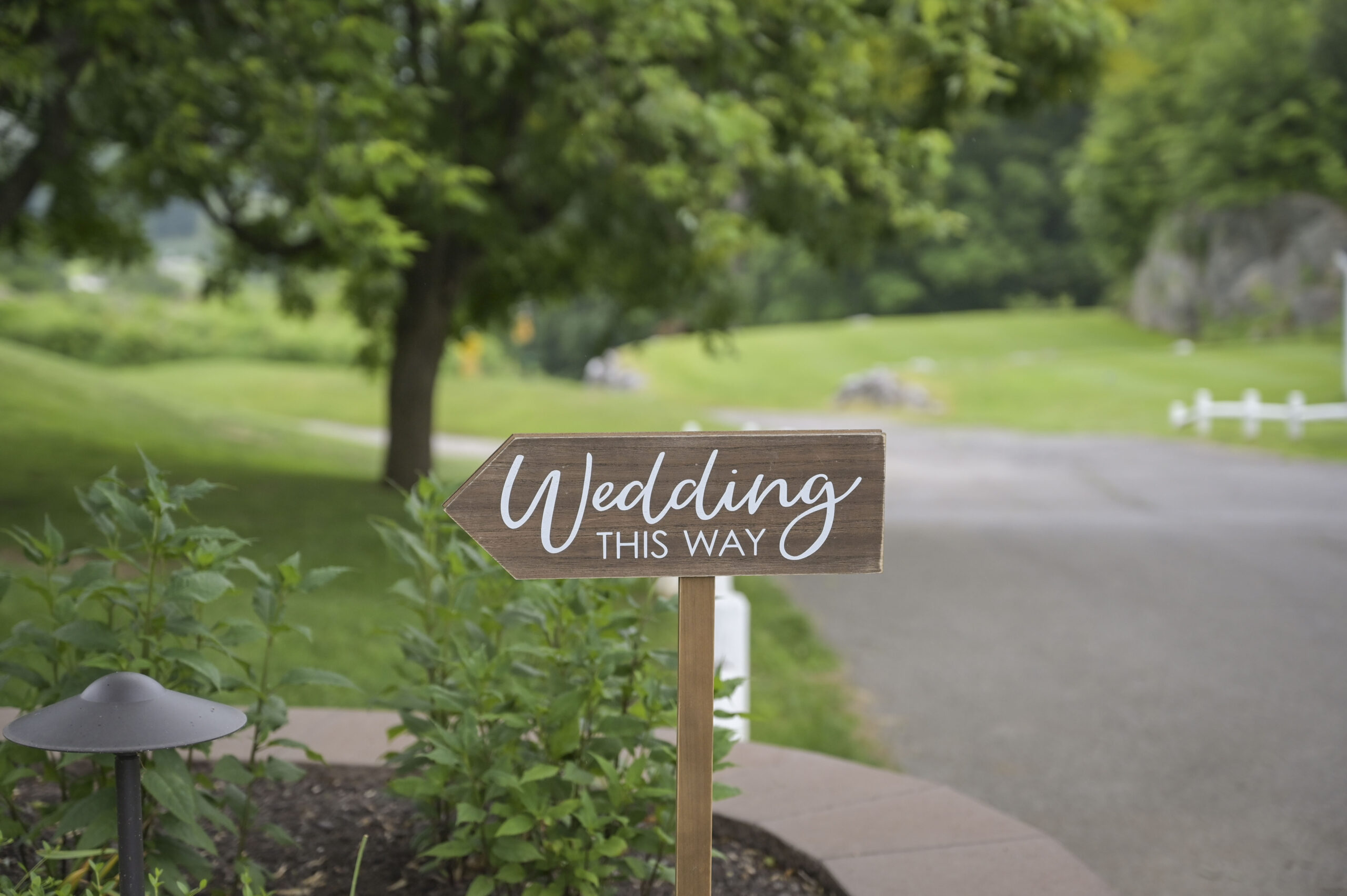 Hef's Hut outdoor wedding decor